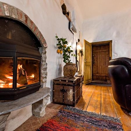 Historical Two-Bedroom Apartment With Sauna, Jacuzzi And Fireplace ทาลลินน์ ภายนอก รูปภาพ